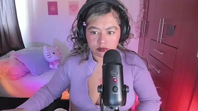 Snapshot of StephaniFox chatting on September 8, 2025, 6:07 pm StephaniFox online show from September 8, 2025, 6:07 pm