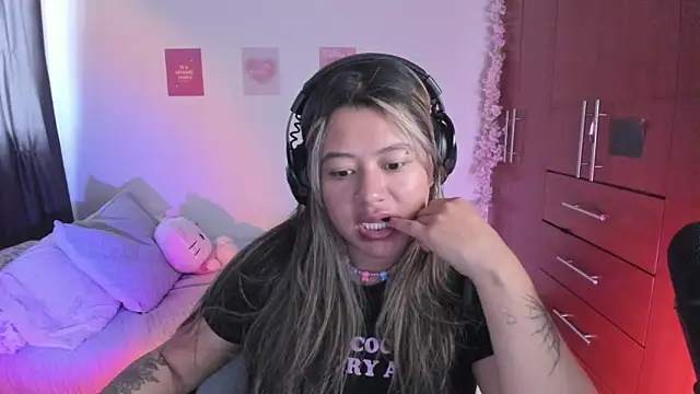 Snapshot of StephaniFox chatting on September 21, 2025, 9:09 pm StephaniFox online show from September 21, 2025, 9:09 pm