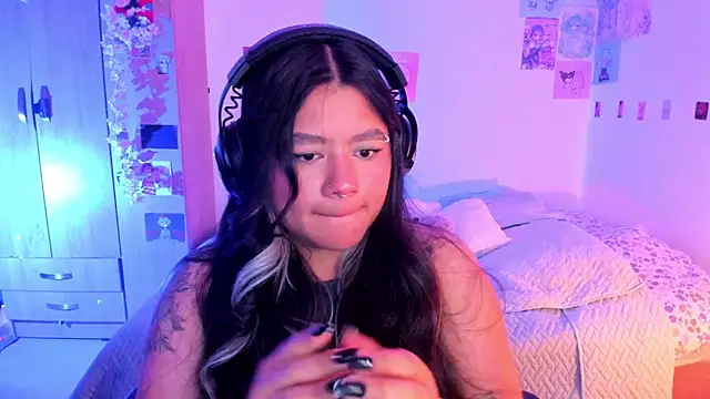 Snapshot of StephaniFox chatting on February 26, 2025, 6:15 pm StephaniFox online show from February 26, 2025, 6:15 pm