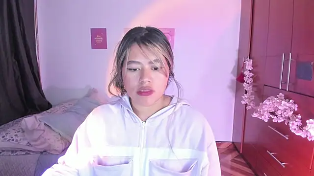 Snapshot of StephaniFox chatting on September 25, 2025, 12:05 am StephaniFox online show from September 25, 2025, 12:05 am