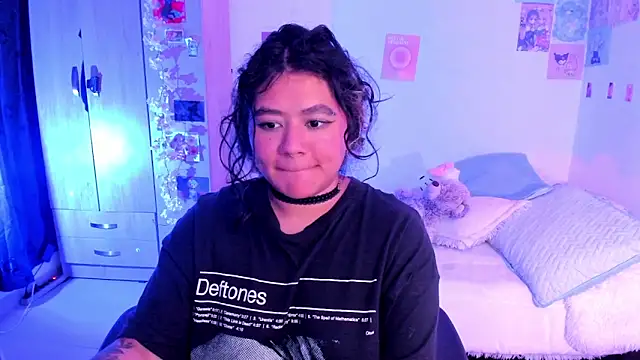 Snapshot of StephaniFox chatting on February 24, 2025, 6:49 am StephaniFox online show from February 24, 2025, 6:49 am