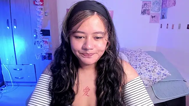Snapshot of StephaniFox chatting on March 22, 2025, 12:39 am StephaniFox online show from March 22, 2025, 12:39 am