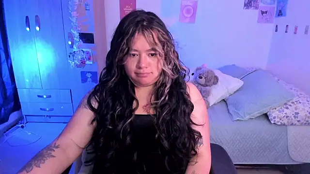 Snapshot of StephaniFox chatting on March 7, 2025, 12:37 am StephaniFox online show from March 7, 2025, 12:37 am