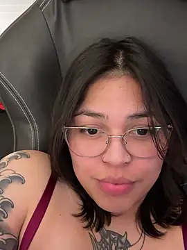 Snapshot of miacanela_xo chatting on February 26, 2025, 7:12 am miacanela xo online show from February 26, 2025, 7:12 am