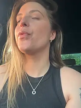 LiliMorganxxx online show from April 4, 2026, 5:30 pm