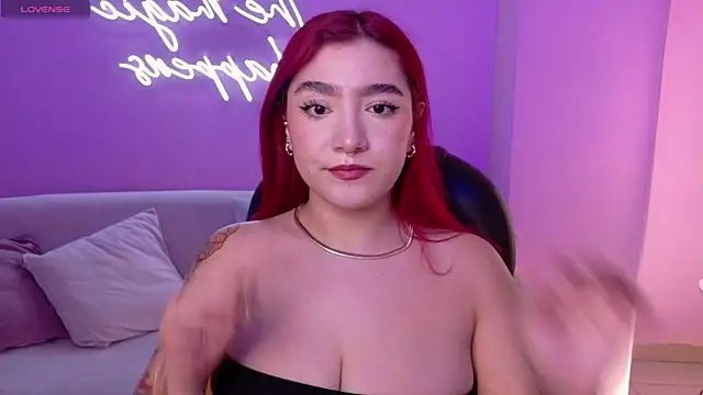 ViolettCastel online show from December 2, 2025, 6:09 pm