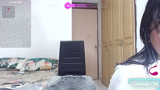 Snapshot of Miss_Karla1 chatting on February 7, 2025, 12:42 am Miss Karla1 online show from February 7, 2025, 12:42 am