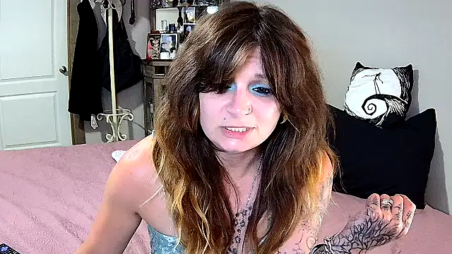 ZeelaXoXo online show from April 5, 2026, 5:03 am