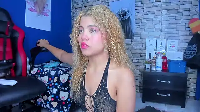 Snapshot of sofiacastillo01 chatting on March 7, 2025, 12:56 pm sofiacastillo01 online show from March 7, 2025, 12:56 pm