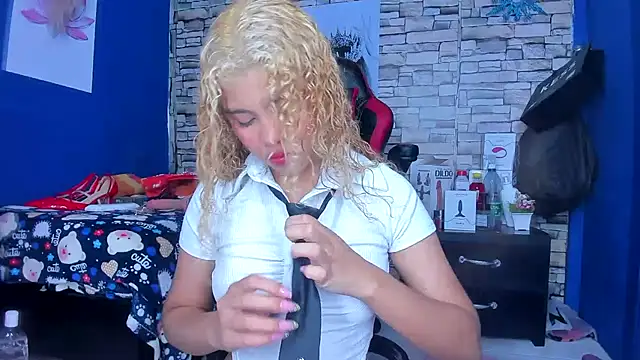 Snapshot of sofiacastillo01 chatting on March 15, 2025, 12:45 pm sofiacastillo01 online show from March 15, 2025, 12:45 pm