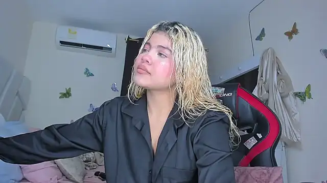 Snapshot of sofiacastillo01 chatting on September 22, 2025, 1:17 pm sofiacastillo01 online show from September 22, 2025, 1:17 pm