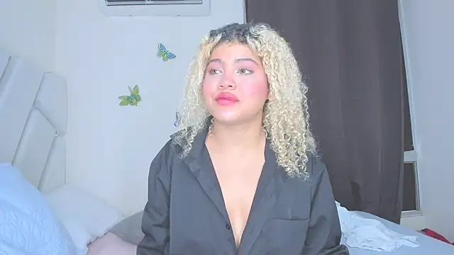 Snapshot of sofiacastillo01 chatting on April 10, 2026, 5:09 pm sofiacastillo01 online show from April 10, 2026, 5:09 pm