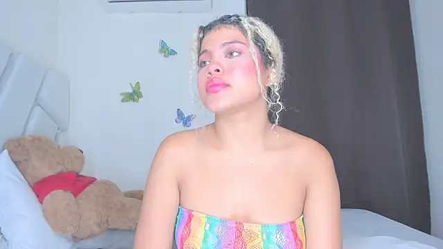 Snapshot of sofiacastillo01 chatting on April 7, 2026, 6:15 am sofiacastillo01 online show from April 7, 2026, 6:15 am