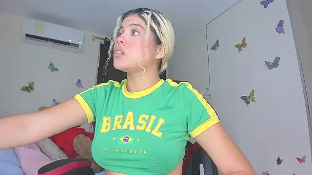 sofiacastillo01 online show from November 15, 2025, 1:26 pm