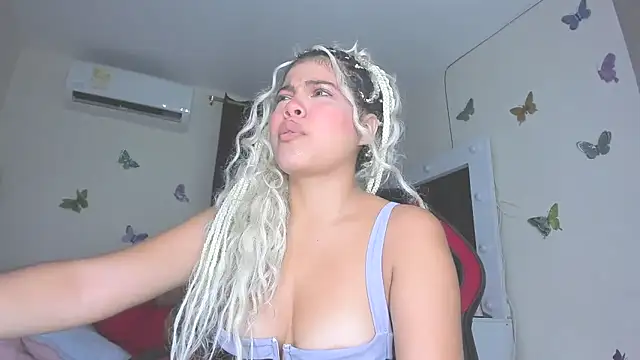 Snapshot of sofiacastillo01 chatting on October 14, 2025, 3:23 pm sofiacastillo01 online show from October 14, 2025, 3:23 pm