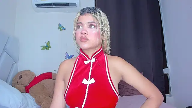 Snapshot of sofiacastillo01 chatting on March 16, 2026, 3:26 pm sofiacastillo01 online show from March 16, 2026, 3:26 pm