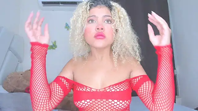 Snapshot of sofiacastillo01 chatting on April 12, 2026, 7:17 pm sofiacastillo01 online show from April 12, 2026, 7:17 pm