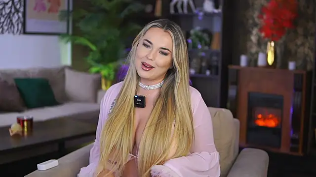 EvaSunderland online show from December 18, 2025, 12:53 pm