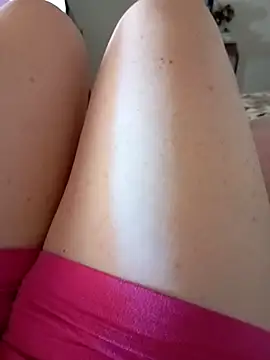 Misteriosa casadinha online show from February 17, 2025, 3:33 pm