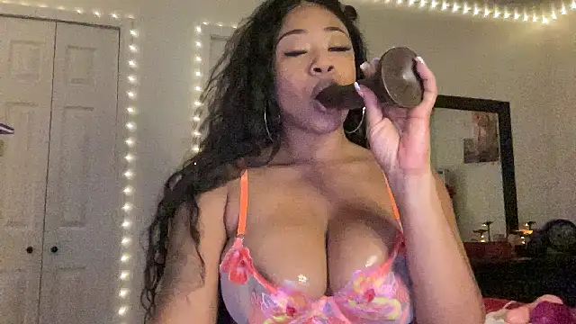 Snapshot of MariahBrook chatting on December 3, 2024, 2:31 am MariahBrook online show from December 3, 2024, 2:31 am