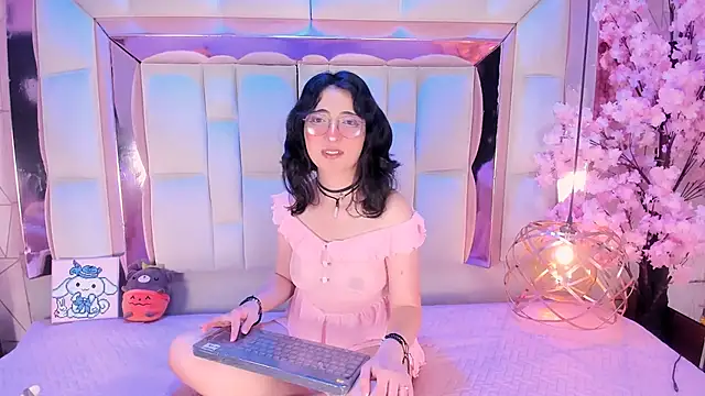 SaraMartini1 online show from November 15, 2025, 6:06 am