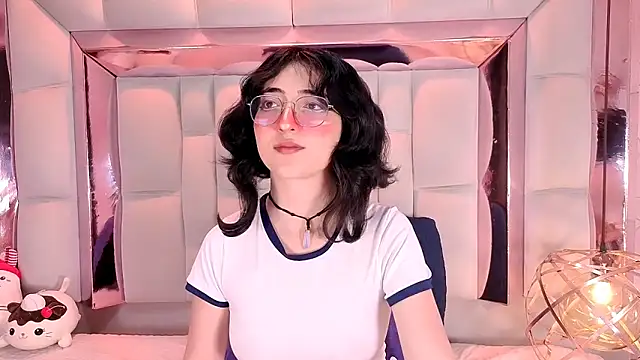 SaraMartini1 online show from April 19, 2026, 6:03 am