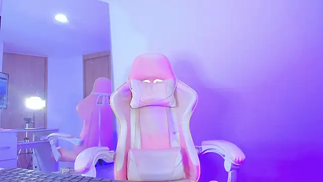 Snapshot of angelinalodge1 chatting on February 27, 2025, 4:46 am angelinalodge1 online show from February 27, 2025, 4:46 am