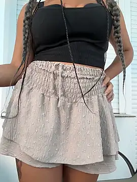 HaileyDiana online show from November 23, 2025, 12:48 pm