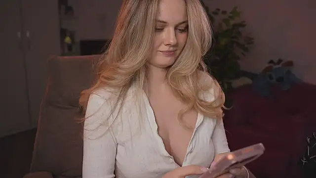 Snapshot of Naughty_mooncake chatting on February 21, 2026, 6:32 pm Naughty mooncake online show from February 21, 2026, 6:32 pm