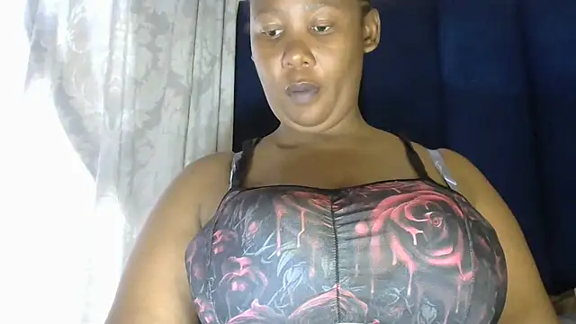 Snapshot of NippleMilkXx chatting on November 20, 2025, 7:42 am NippleMilkXx online show from November 20, 2025, 7:42 am