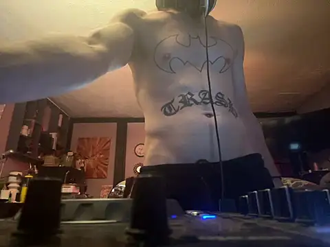 trash4cash online show from April 8, 2026, 5:36 pm