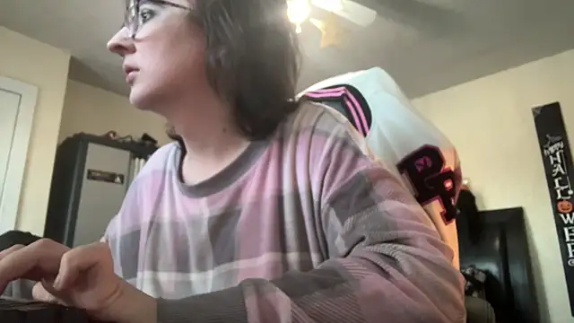 YandereDemon online show from December 16, 2025, 1:37 pm