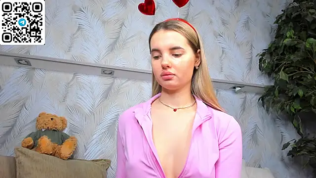 Erika Carpenter online show from February 13, 2026, 12:21 am