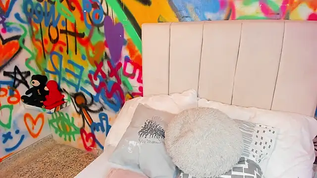 Liana Bernocchi online show from February 19, 2026, 7:55 pm