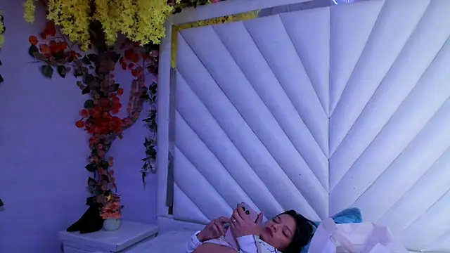 Snapshot of MaddyHudson chatting on February 26, 2026, 8:53 pm MaddyHudson online show from February 26, 2026, 8:53 pm