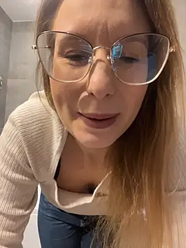 Vanilladreams online show from February 12, 2026, 1:55 pm