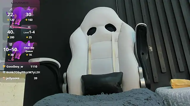 Shayla27 online show from January 15, 2025, 11:51 pm