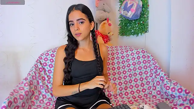 emilyclay 1 online show from December 15, 2025, 8:03 pm