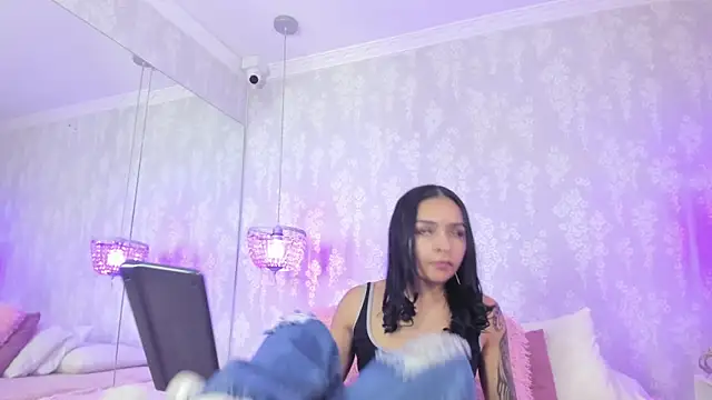 leigh-angels online show from May 25, 2026, 9:35 pm