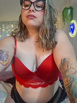 Juliietha servas online show from July 19, 2026, 10:50 pm