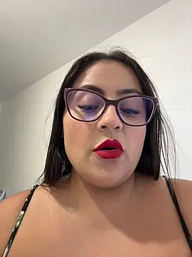 Snapshot of Sol_biglips chatting on March 7, 2026, 4:23 pm Sol biglips online show from March 7, 2026, 4:23 pm