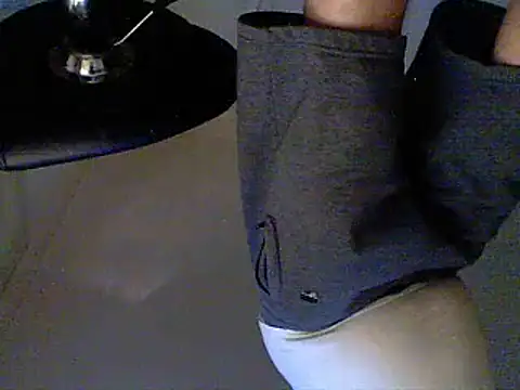 oopsxx online show from February 6, 2025, 11:09 am