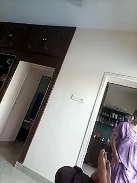 AUNTY1984 online show from May 31, 2026, 4:07 am