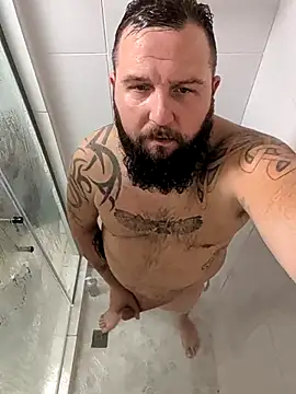 Snapshot of beardedbeasty86 chatting on October 20, 2025, 9:32 am beardedbeasty86 online show from October 20, 2025, 9:32 am