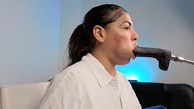 Snapshot of Anabel693 chatting on March 3, 2026, 11:28 am Anabel693 online show from March 3, 2026, 11:28 am