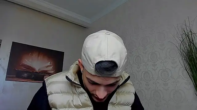 Snapshot of BrandonTate chatting on March 7, 2025, 12:12 pm BrandonTate online show from March 7, 2025, 12:12 pm