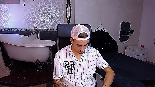 Snapshot of BrandonTate chatting on September 15, 2025, 9:54 am BrandonTate online show from September 15, 2025, 9:54 am