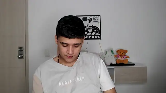 kaiine190 online show from November 18, 2025, 7:55 am