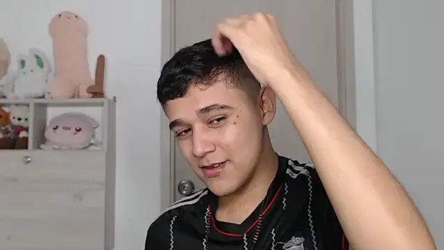 kaiine190 online show from December 23, 2025, 8:24 am