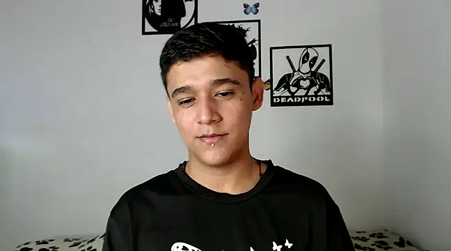 kaiine190 online show from March 19, 2025, 7:49 pm